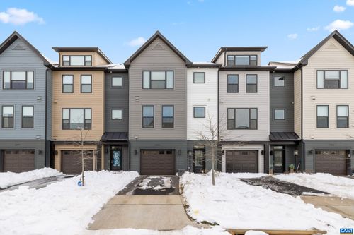 2240 Fowler Cir, CHARLOTTESVILLE, VA, 22901-3270 | Card Image