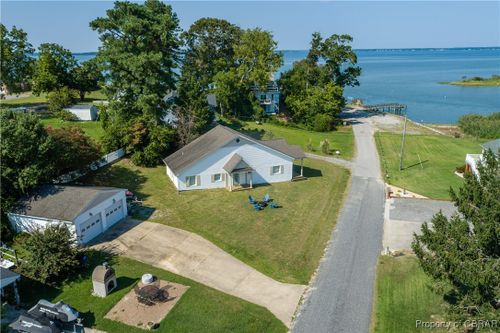 825 Marsh Pungo Rd, Locust Hill, VA, 23092-9806 | Card Image