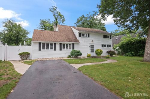 32 Southwood Dr, Old Bridge, NJ, 08857-1452 | Card Image