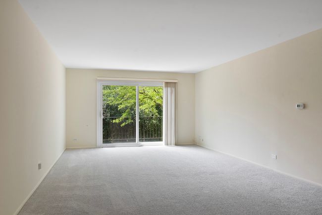APT-421 - 1250 Park Ave W, Condo with 2 bedrooms, 2 bathrooms and 1 parking in Highland Park IL | Image 5