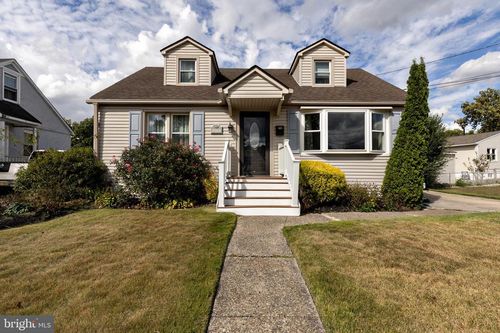 209 Lake Dr, BELLMAWR, NJ, 08031-2903 | Card Image