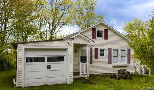 8 Chestnut St W, Wurtsboro, NY, 12790-5603 | Card Image