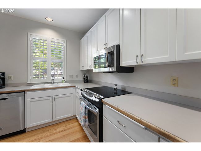 Kitchen-Oven | Image 19