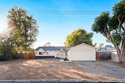 11233 Mountain Ave, Riverside, CA, 92505-2619 | Card Image