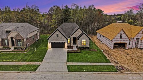 57135 Meadowridge Dr, Washington Township, MI, 48094-4012 | Card Image