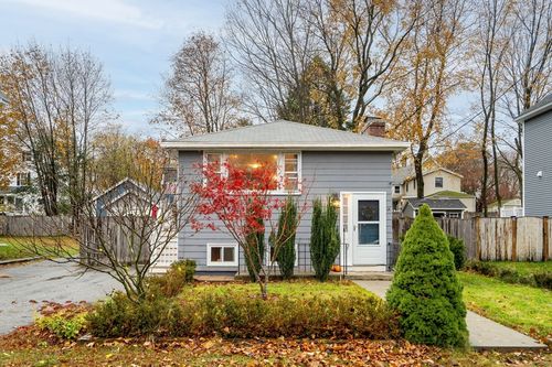 16 Glen Rd, Reading, MA, 01867-2313 | Card Image