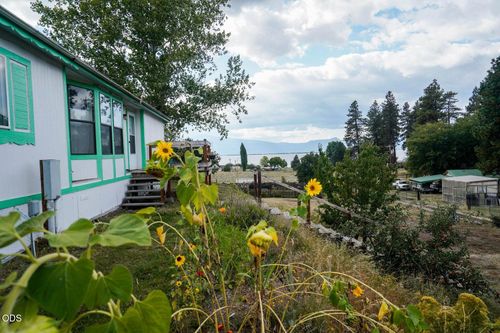 36027 Agency Lake Loop Rd, Chiloquin, OR, 97624-7716 | Card Image