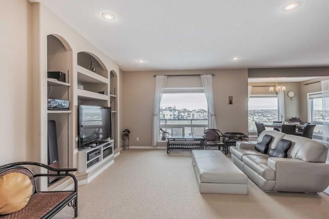 110 Kincora Heights Nw, Home with 5 bedrooms, 3 bathrooms and 5 parking in Calgary AB | Image 9