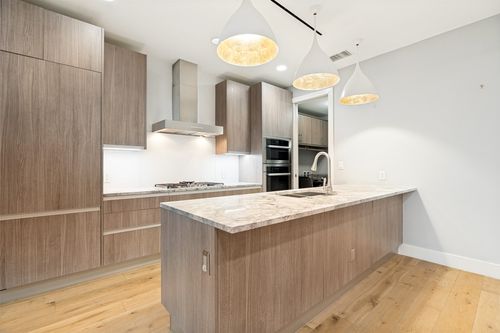 905-3130 N Harwood St, Dallas, TX, 75201-1117 | Card Image