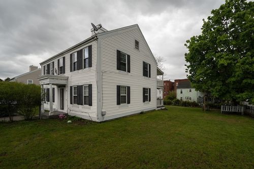 60 N East St, Holyoke, MA, 01040 | Card Image