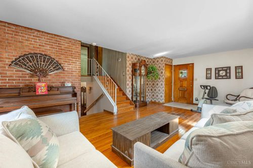 3724 Fiesta Way, Middletown, OH, 45044-6112 | Card Image