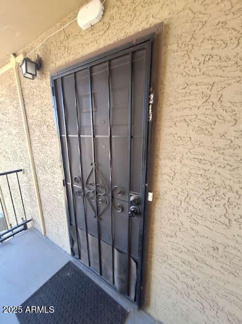 249-461 W Holmes Ave, Mesa, AZ, 85210-5157 | Card Image