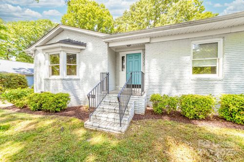 22330 Torrence Chapel Rd, Cornelius, NC, 28031-6791 | Card Image