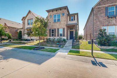 View of front of property with a front lawn | Image 1