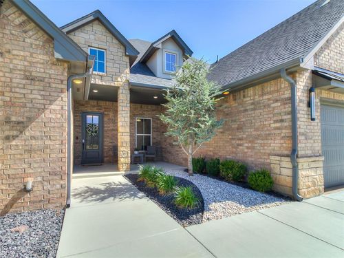 9213 Nw 148th St, Yukon, OK, 73099-8935 | Card Image