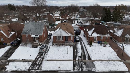 67 Highland Ave, Oshawa, ON, L1H6A4 | Card Image
