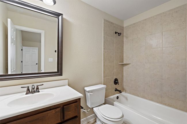 En suite bath to upstairs bedroom 1. | Image 23