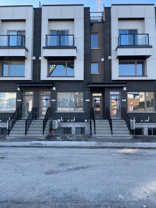 18-704 Kizis Private N/A, Manor Park - Cardinal Glen and Area, ON, K1K5A4 | Card Image