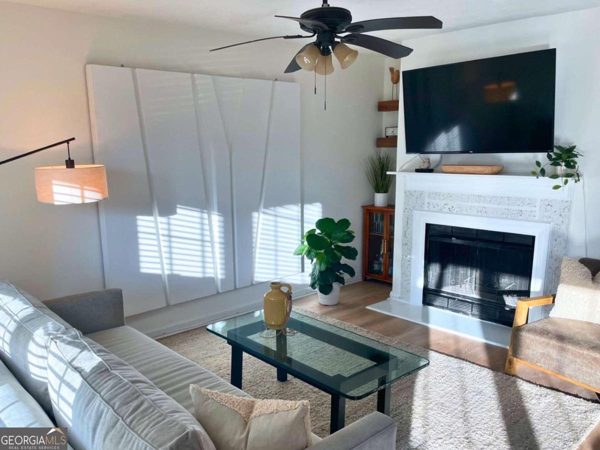 Windchase Ln, Stone Mountain, GA 30083