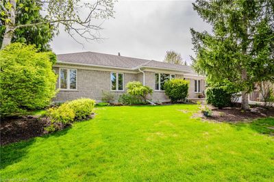 9 Hunters Lane, House other with 6 bedrooms, 3 bathrooms and 6 parking in Guelph ON | Image 2