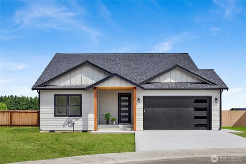 416 W 4th St, Everson, WA, 98247-8793 | Card Image