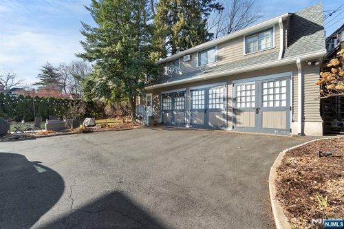 9 Prospect Ter, Montclair, NJ, 07042-3204 | Card Image