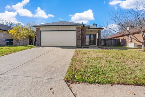 4313 Flamingo Way, Mesquite, TX, 75150-2493 | Card Image