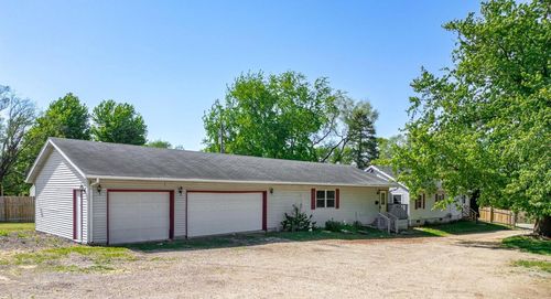 972 E Philhower Rd, Beloit, WI, 53511-8863 | Card Image