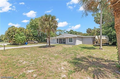 2030 Flamingo Dr, NORTH FORT MYERS, FL, 33917-3143 | Card Image