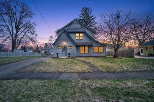 221 N Higby St, Jackson, MI, 49202-4020 | Card Image