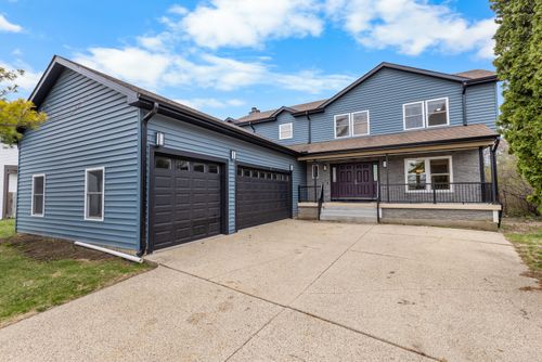 330 Oakhill Ct, Antioch, IL, 60002-2400 | Card Image