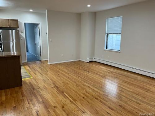 161-b-161B Main Street Main Street, North Hempstead, NY, 11050 | Card Image