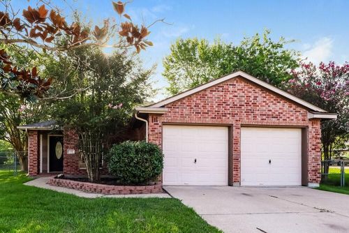 318 Lazy Ln, Montgomery, TX, 77356-4749 | Card Image
