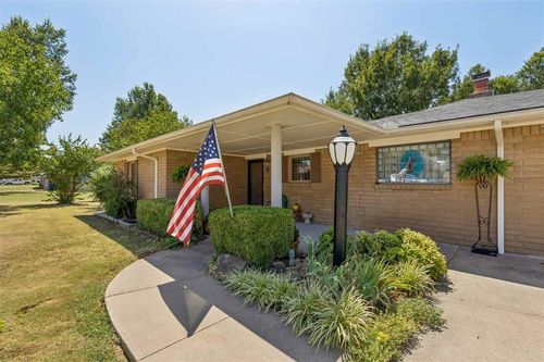 1002 Sunset Cir, Yale, OK, 74085-9433 | Card Image