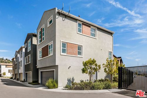 34-2700 E Chaucer St, LOS ANGELES, CA, 90065-1825 | Card Image