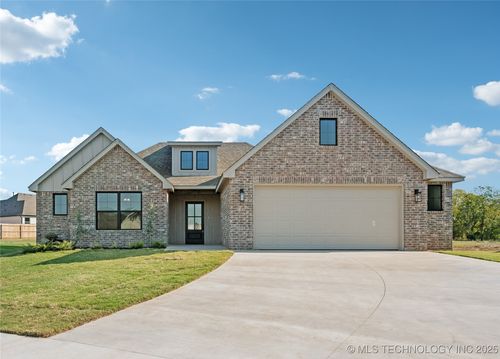 10722 S 281st East Ave, Coweta, OK, 74429-9012 | Card Image