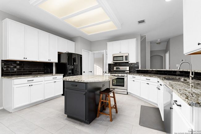 4481 Owl Creek Rd, House other with 4 bedrooms, 4 bathrooms and null parking in Schertz TX | Image 11