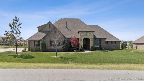 8308 N 152nd East Ave, Owasso, OK, 74055-7865 | Card Image