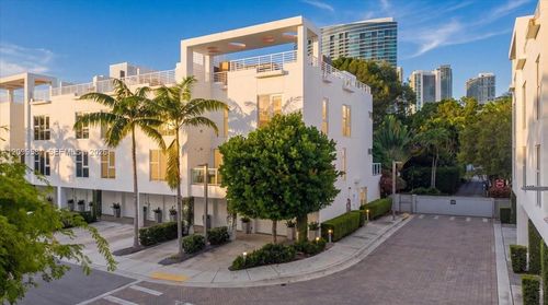 202-455 Ne 39th St, Miami, FL, 33137-3758 | Card Image