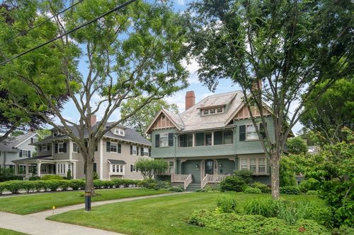 15 Cabot St, Winchester, MA, 01890-3501 | Card Image