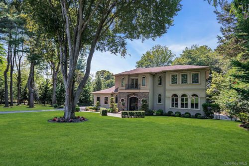 12 Redwood Dr, Dix Hills, NY, 11746-7712 | Card Image