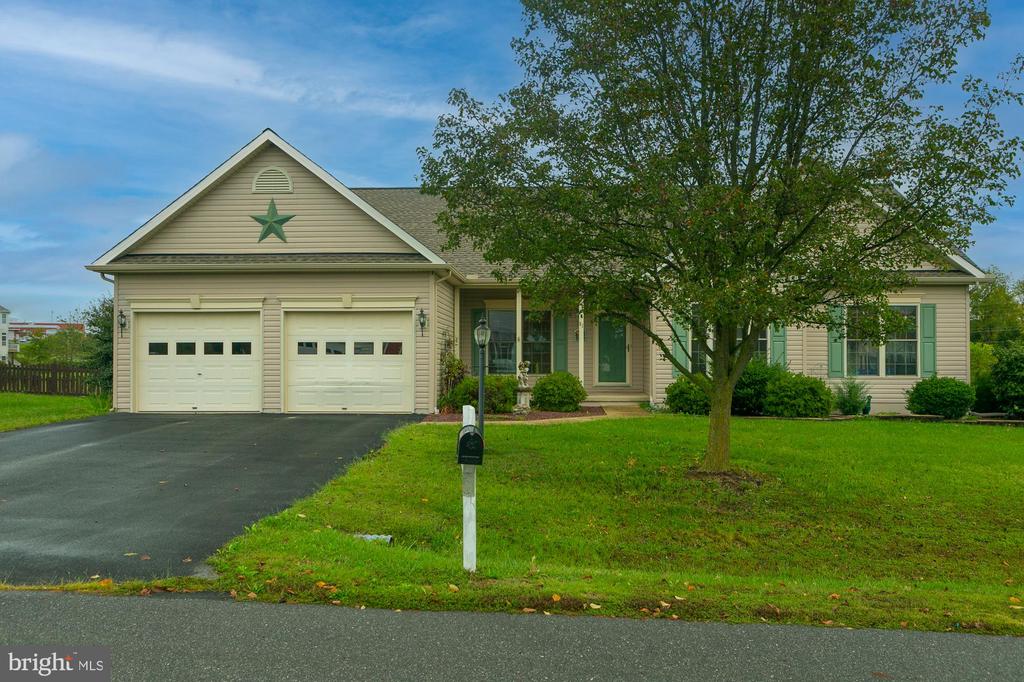Lefevre Ln, Martinsburg, WV 25404
