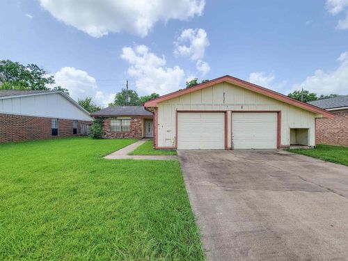8875 Casey Dr, Beaumont, TX, 77707-4914 | Card Image