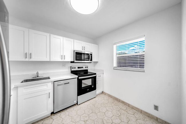 APT-208M - 8320 Sands Point Blvd, Condo with 2 bedrooms, 2 bathrooms and null parking in Tamarac FL | Image 5