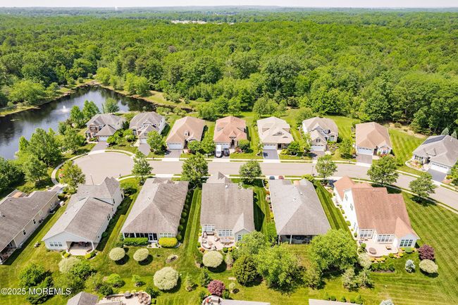 19 E Francesa Ct, Home with 3 bedrooms, 3 bathrooms and null parking in Farmingdale NJ | Image 38