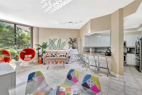 apt-203-2000 Island Blvd, Aventura, FL, 33160-4958 | Card Image