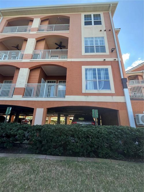 9-112-5000 Culbreath Key Way, TAMPA, FL, 33611-3051 | Card Image