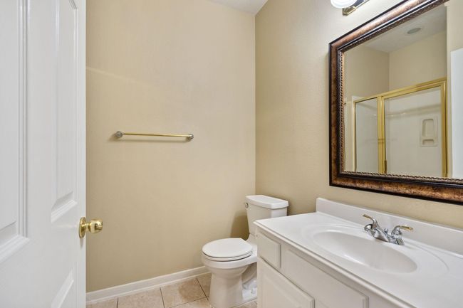 Full bathroom next to bedroom 2 at the back of the house and easy access to the breakfast and living room | Image 20