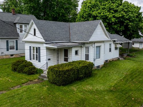 202 Louise Ave, Bellevue, OH, 44811-1828 | Card Image