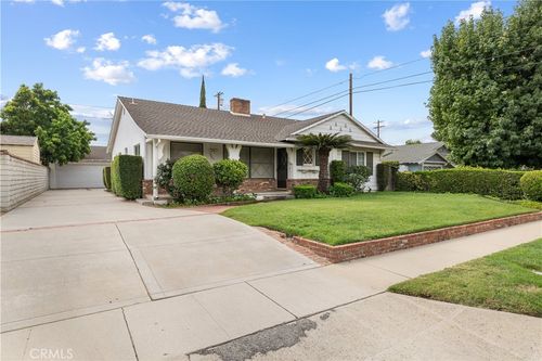 16950 Knapp St, Northridge, CA, 91343-3517 | Card Image